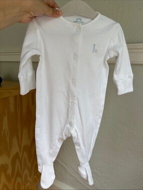 next White Footed One-Piece with Light Blue Giraffe